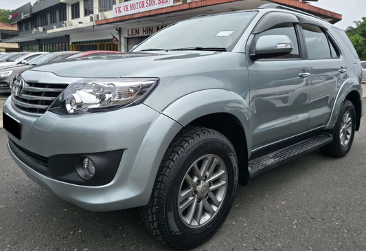 2015 Toyota FORTUNER 2.7 A V TRD 4WD FL 4X4 (AT) - (QMY2275)