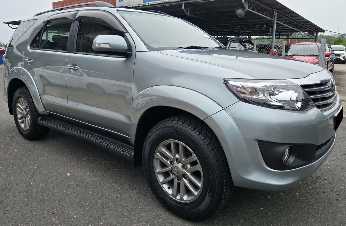 2015 Toyota FORTUNER 2.7 A V TRD 4WD FL 4X4 (AT) - (QMY2275)