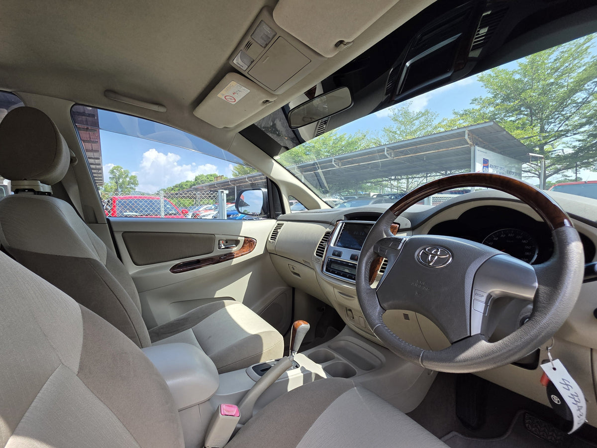 2013 Toyota INNOVA 2.0 A G FL (AT) - (SS3343U)