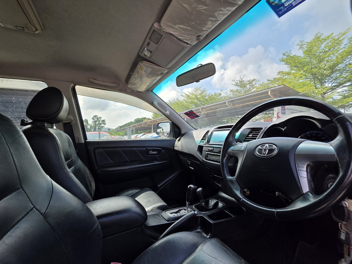 2015 Toyota FORTUNER 2.7 A V TRD 4WD FL 4X4 (AT) - (QMY2275)