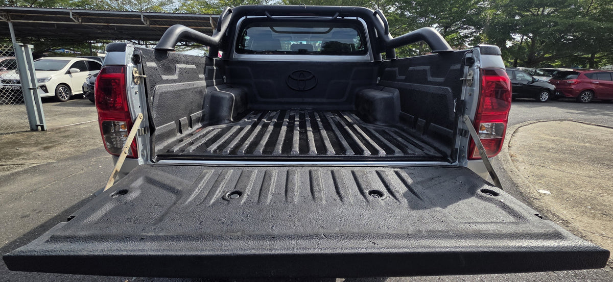 2023 Toyota HILUX D/CAB 2.4 M VNT FL 4WD (MT) - (BRK1668)