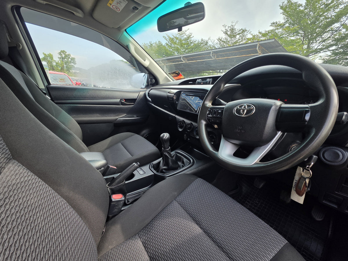 2023 Toyota HILUX D/CAB 2.4 M VNT FL 4WD (MT) - (BRK1668)
