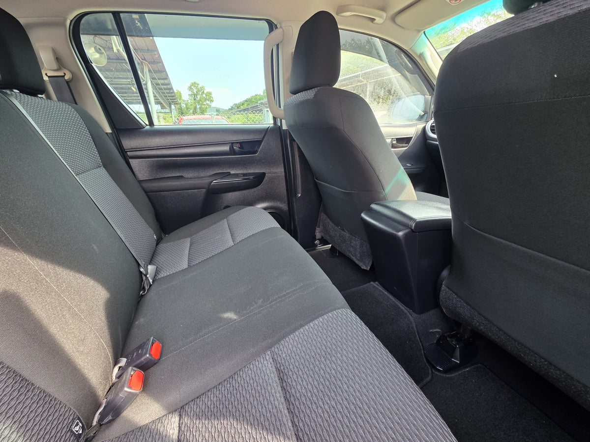 2023 Toyota HILUX D/CAB 2.4 M VNT FL 4WD (MT) - (BRK1668)