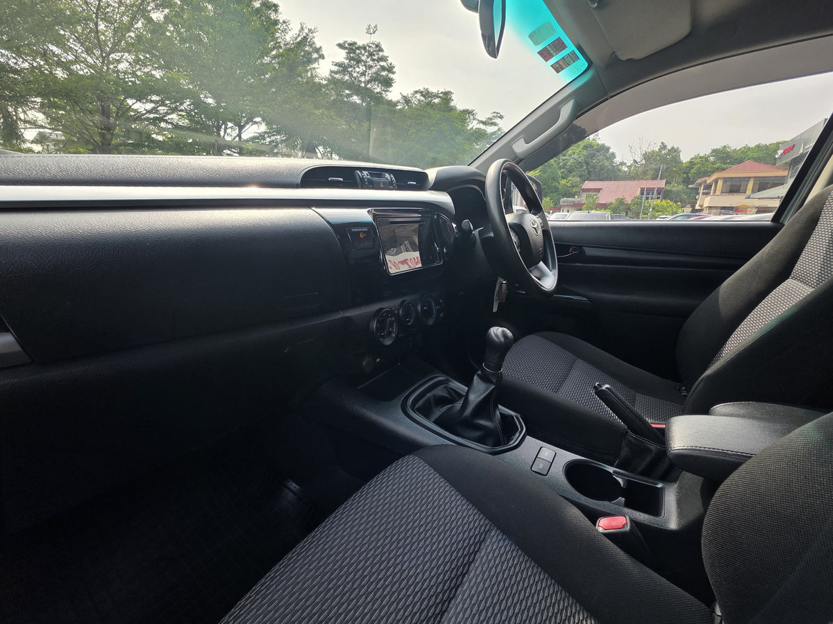 2023 Toyota HILUX D/CAB 2.4 M VNT FL 4WD (MT) - (BRK1668)