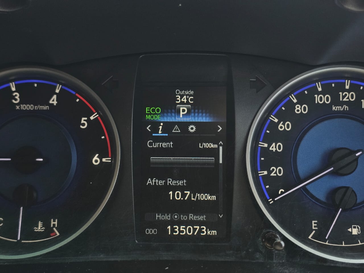 2016 Toyota HILUX D/CAB 2.8 G FACELIFT 4x4 VNT (AT) - (SYM8979)
