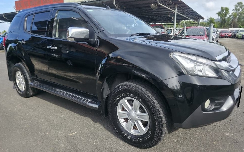 2015 Isuzu MU-X UCR86GGR-TLUH 2.5 A 4x2 (AT)