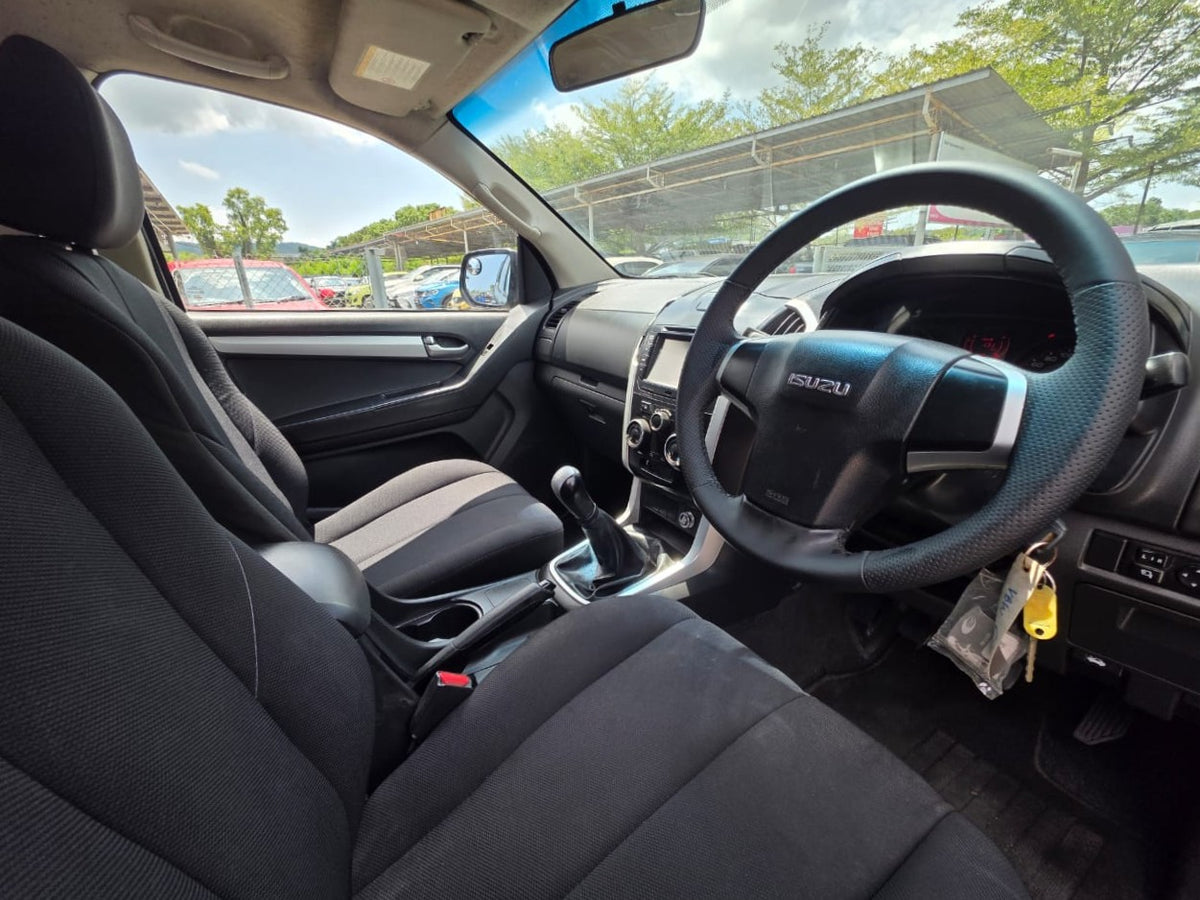 2018 Isuzu D-MAX DC 2.5 HI TURBO FL (MT) - (VBW6726)
