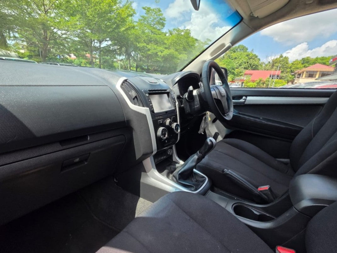 2018 Isuzu D-MAX DC 2.5 HI TURBO FL (MT) - (VBW6726)